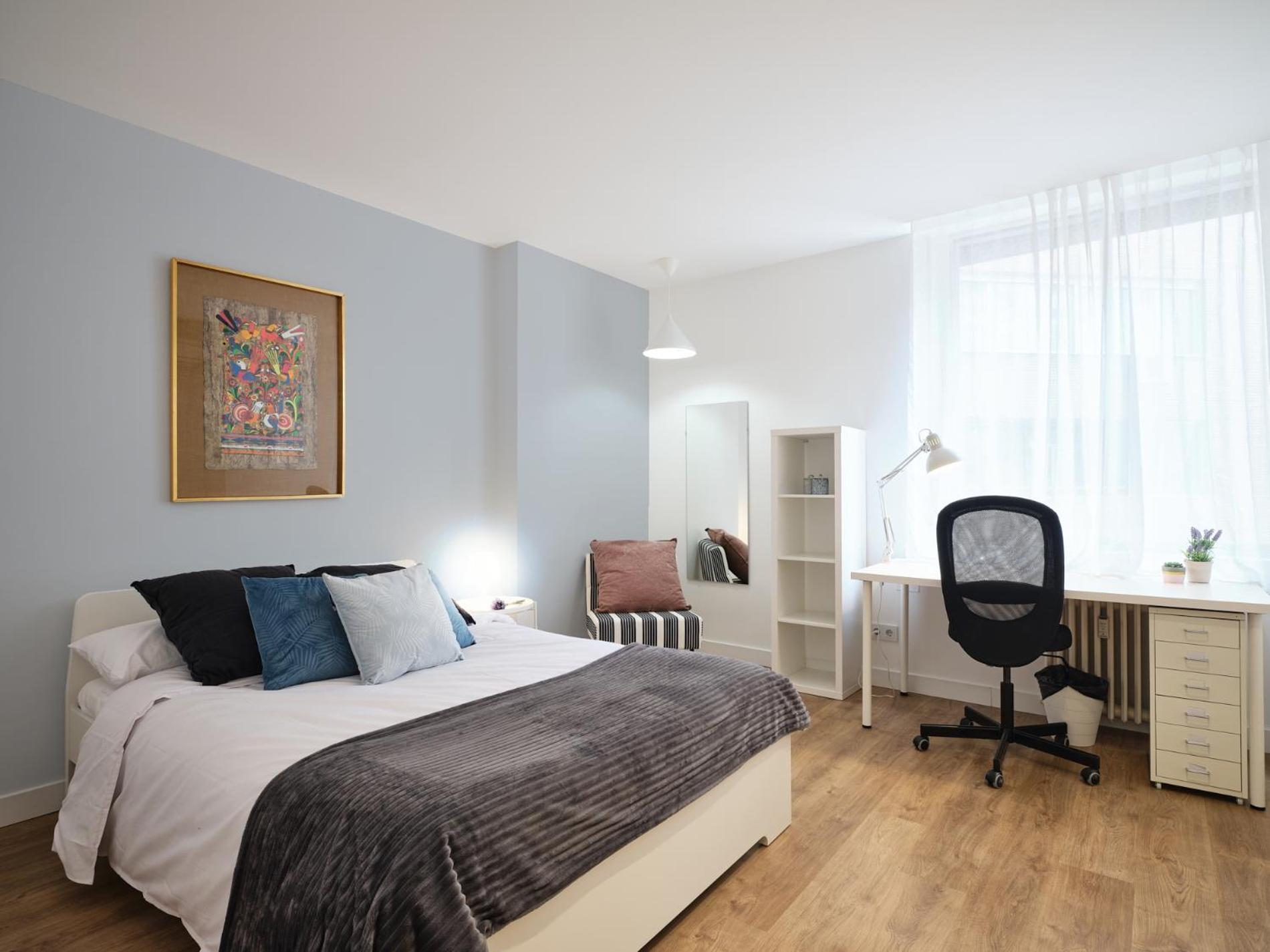 My City - Student In Moncloa Homestay