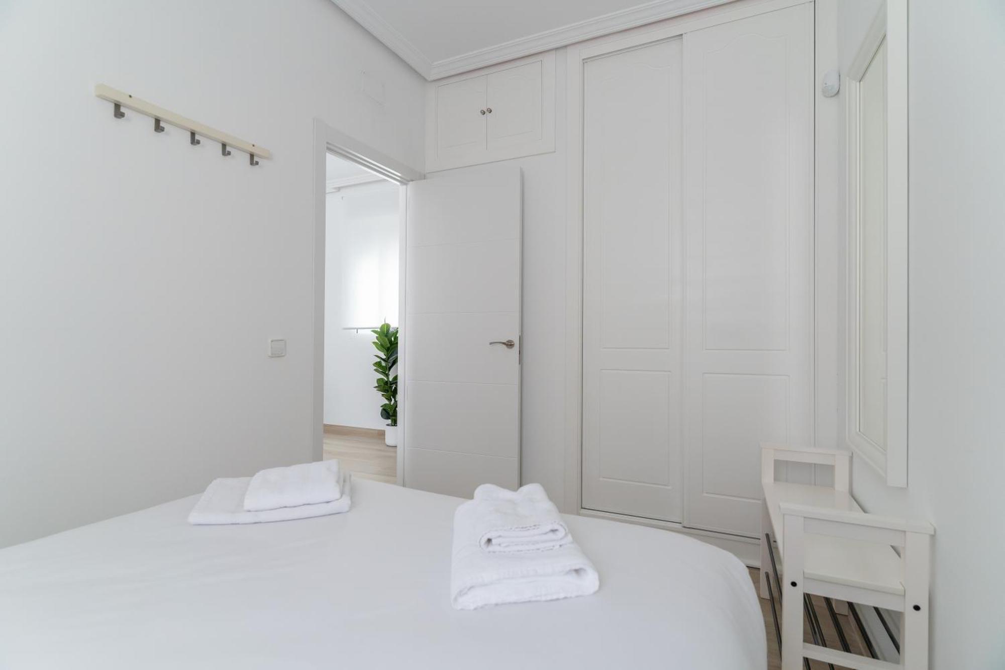 Bright Modern-1bedroom 1bath-delicias * Madri