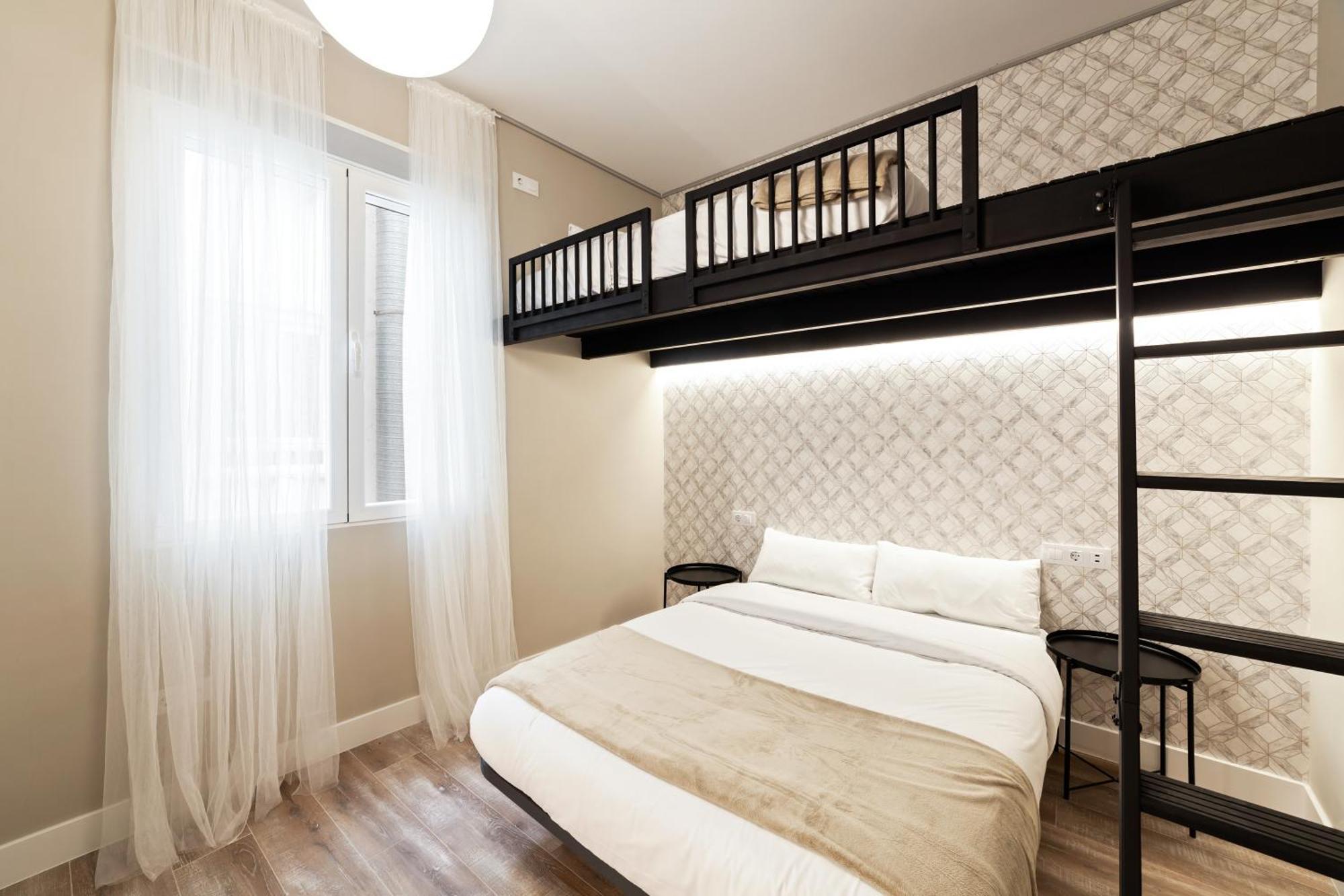 Spacious 3 Bedroom In Centro Apartment Madrid
