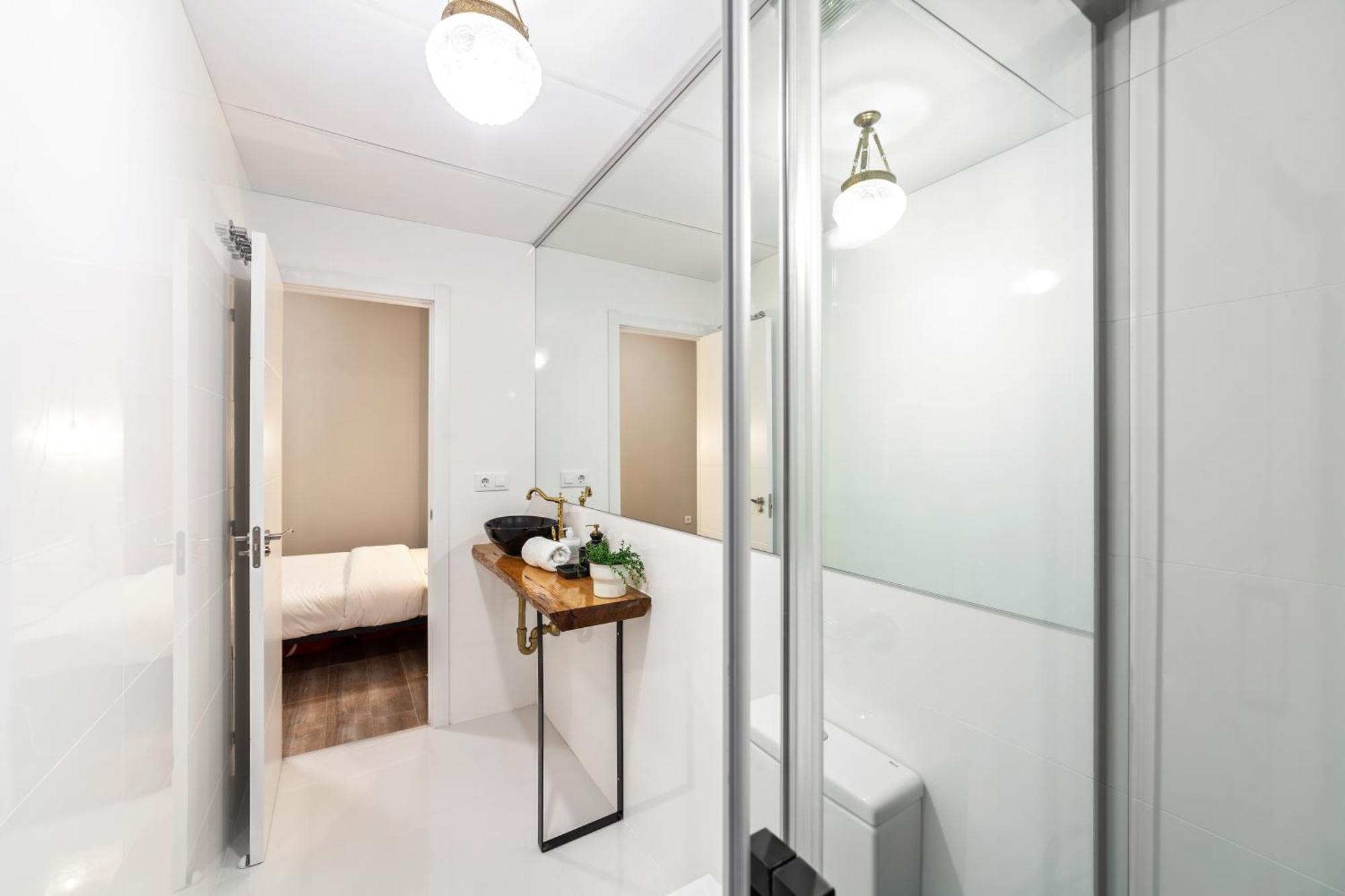 Spacious 3 Bedroom In Centro * Madrid