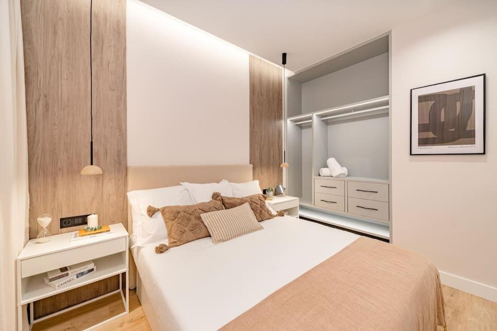 Centro Ix Calle Caballero De Gracia 2br 2bh Apartamento Madrid