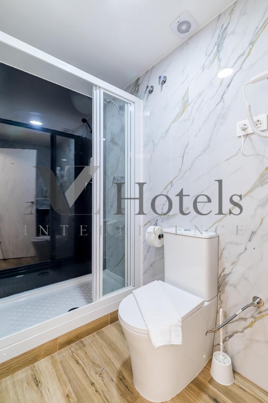 Ayz Princesa-auto Check-in Hotel *