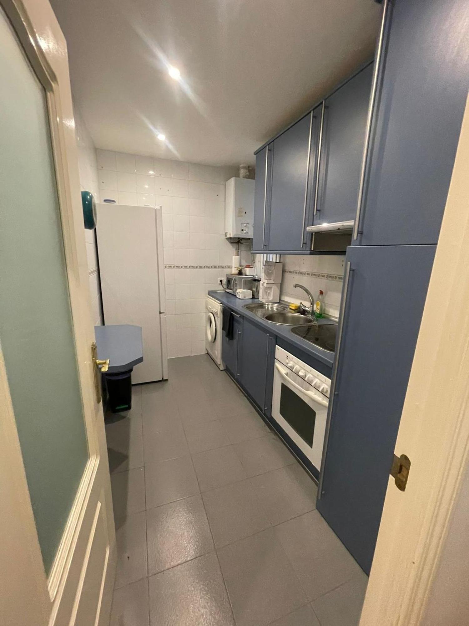 Gasthof Cozy Family Apartment Madrid