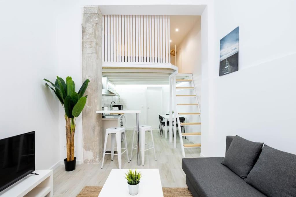 Loft Reformado En Marques De Vadillo Con Patio Privado * Madri