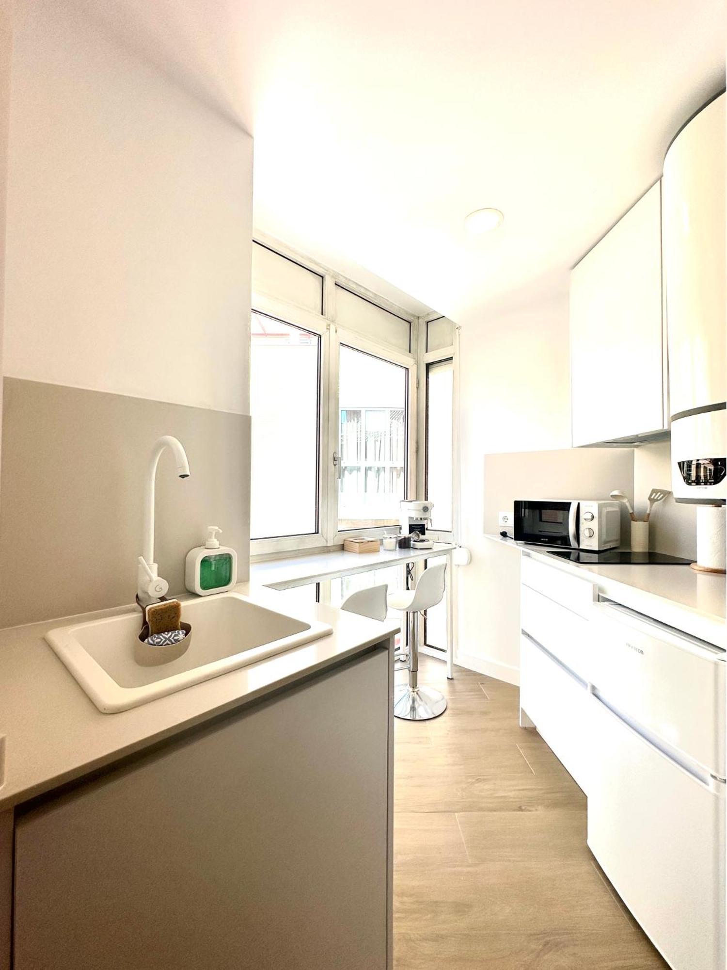 Andres Tamayo Av America Apartment *