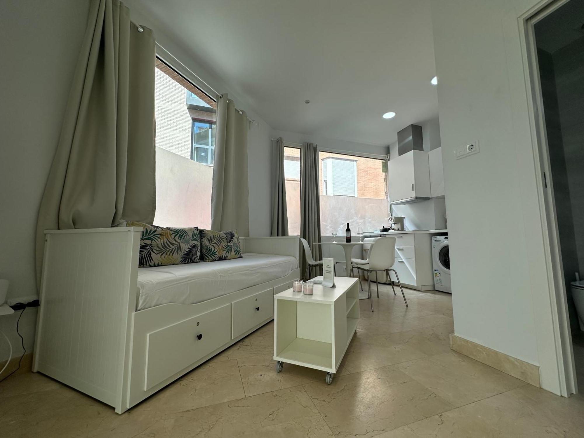 Andres Tamayo Av America Apartment