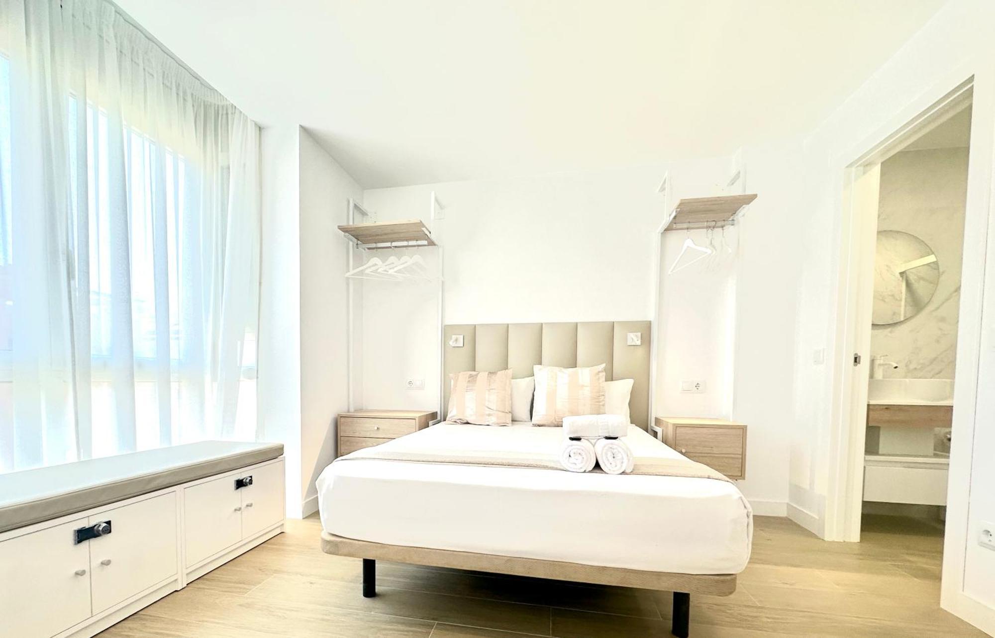 Andres Tamayo Av America Apartment *