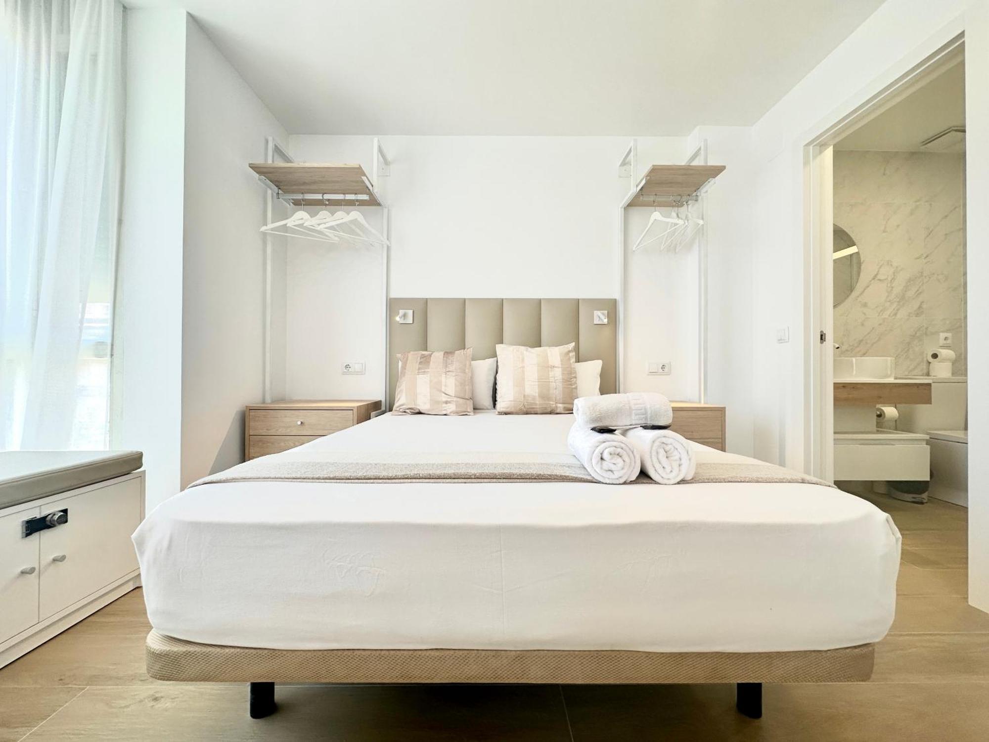 Apartment Andres Tamayo Av America Madrid