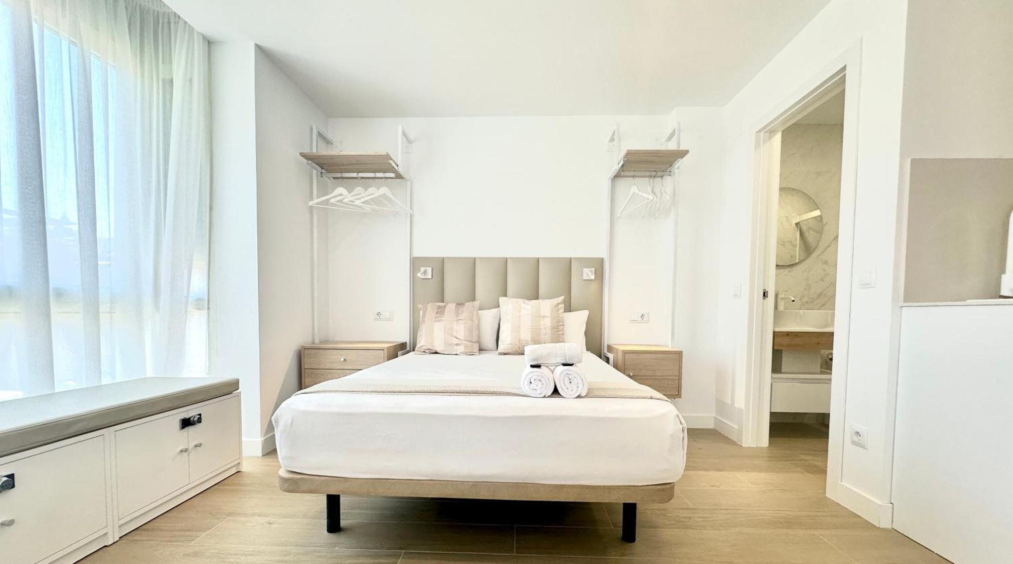 Andres Tamayo Av America Apartment *