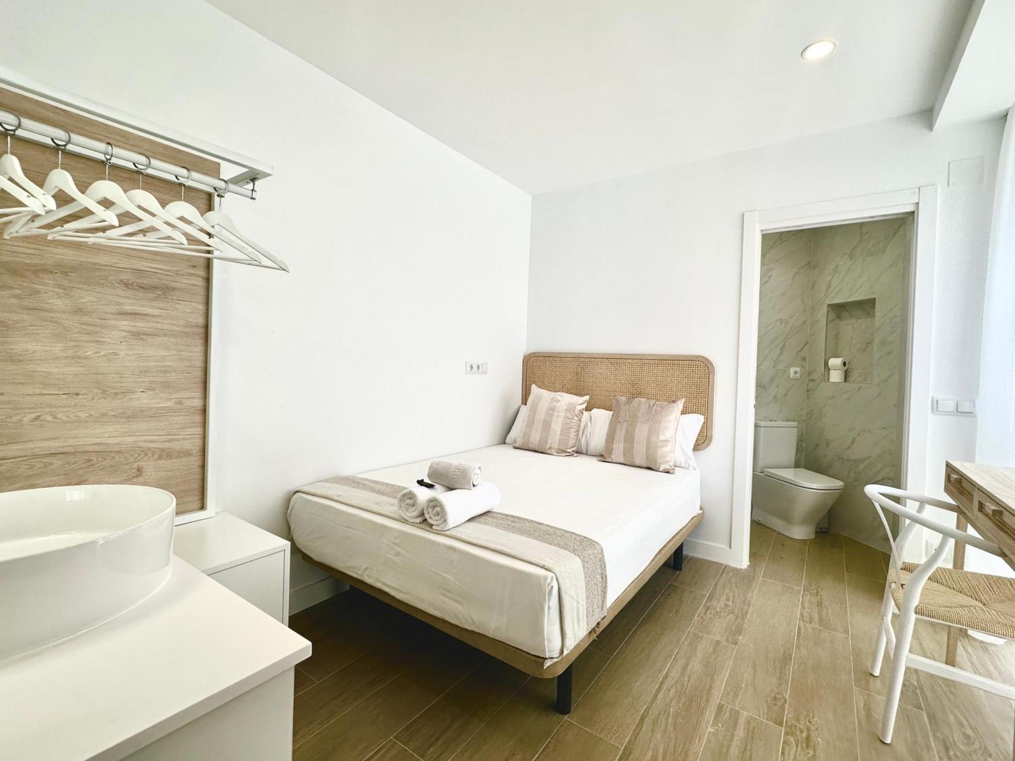 Andres Tamayo Av America Apartment *