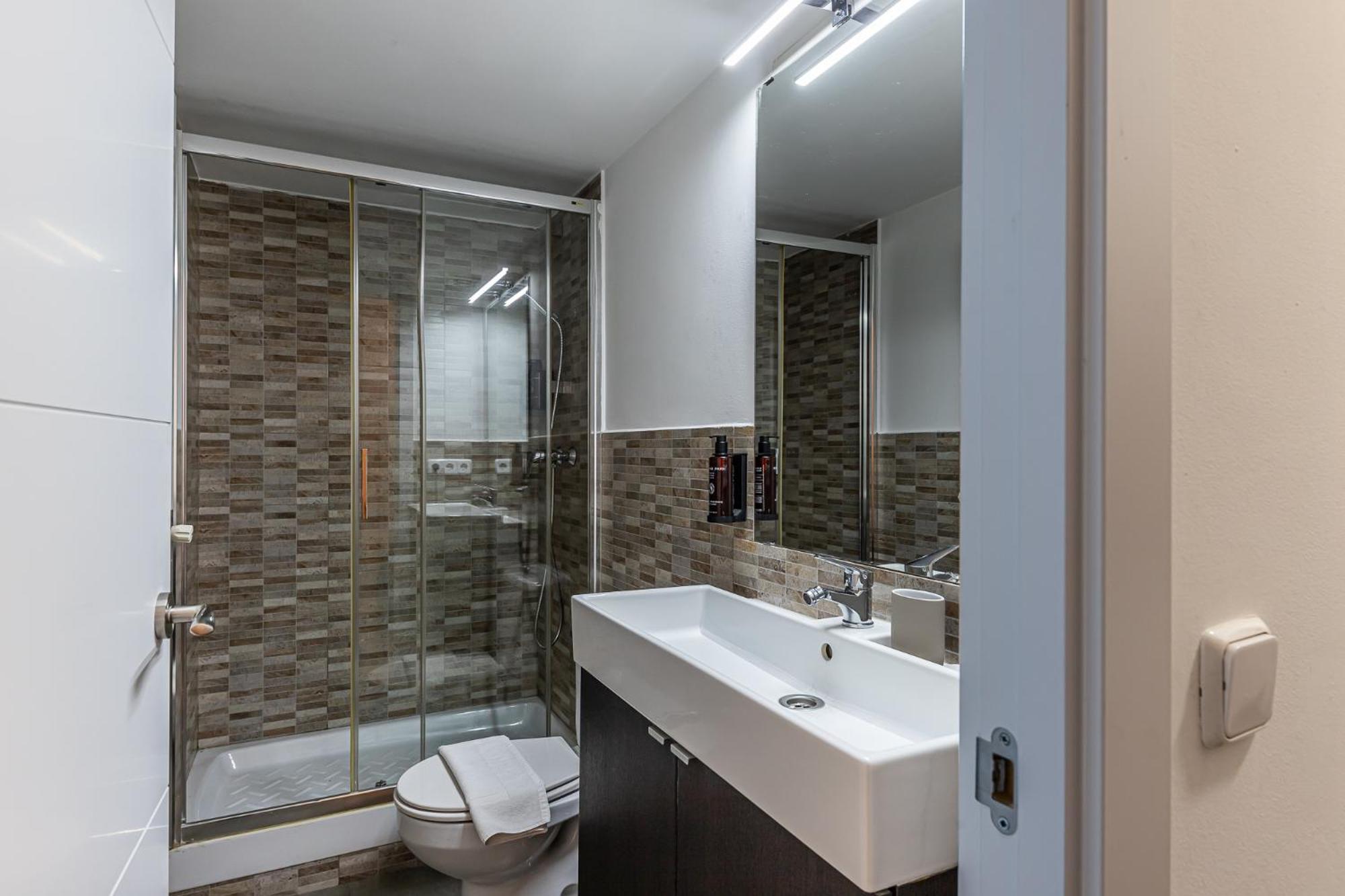 Queens Plaza Mayor Iii - Alquiler Corta Duracion Apartment Madrid