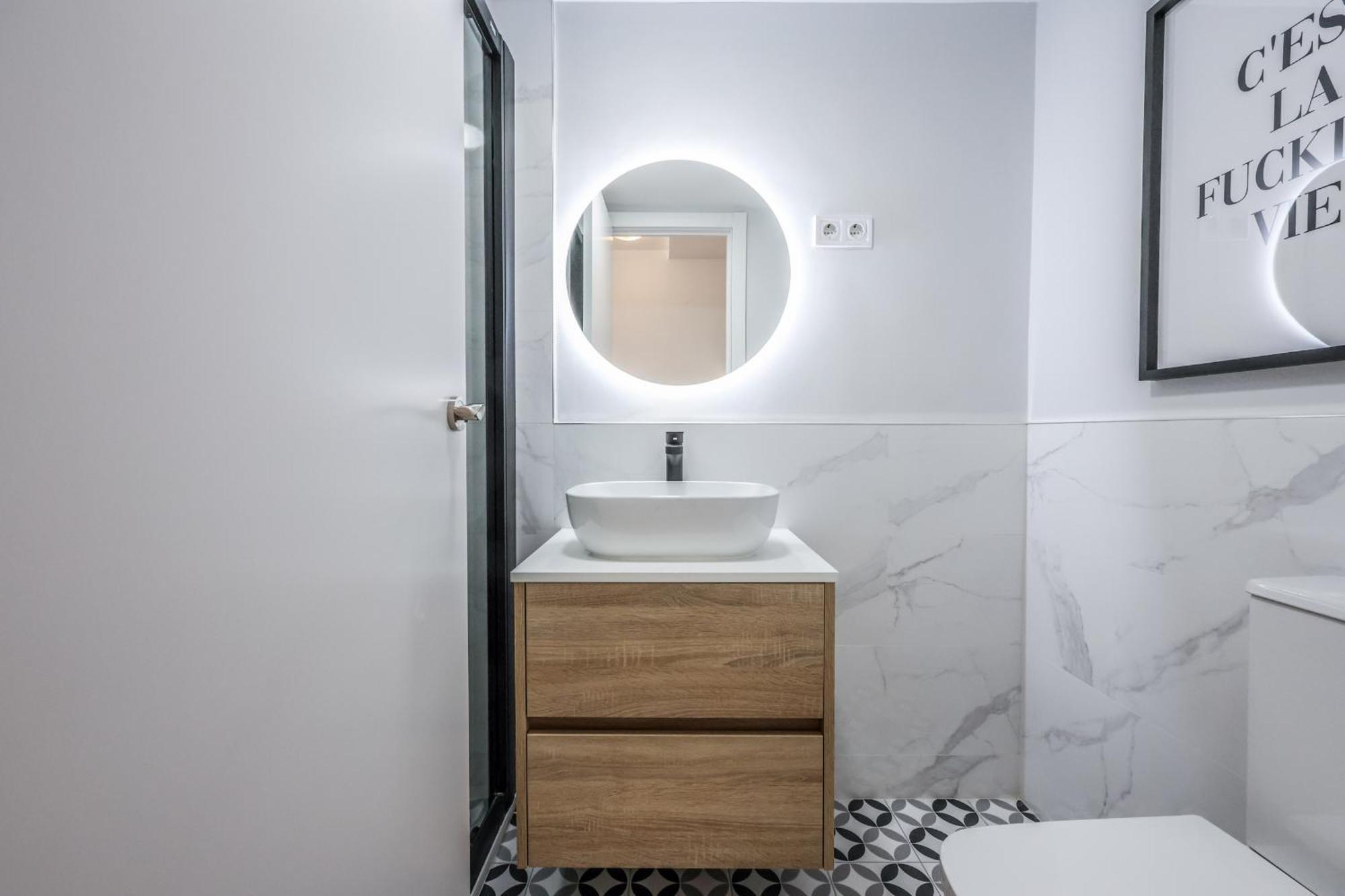 Apartment Atico Reformado Con Terraza En Tirso De Molina 4 Personas *
