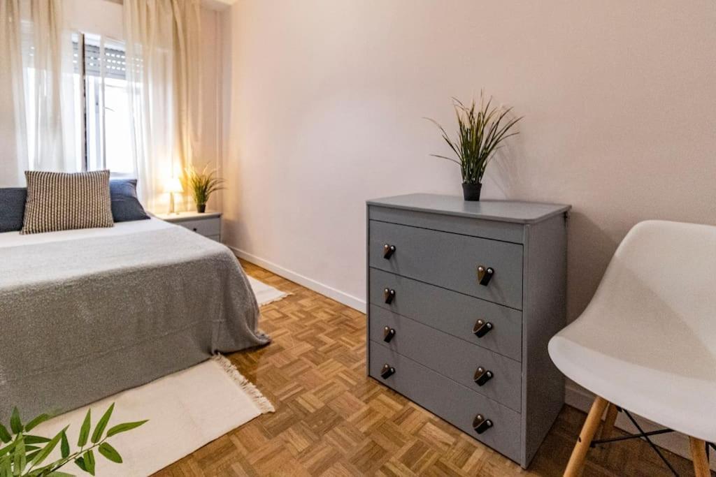 Apartamento Piso Con Terraza En Rio Madrid