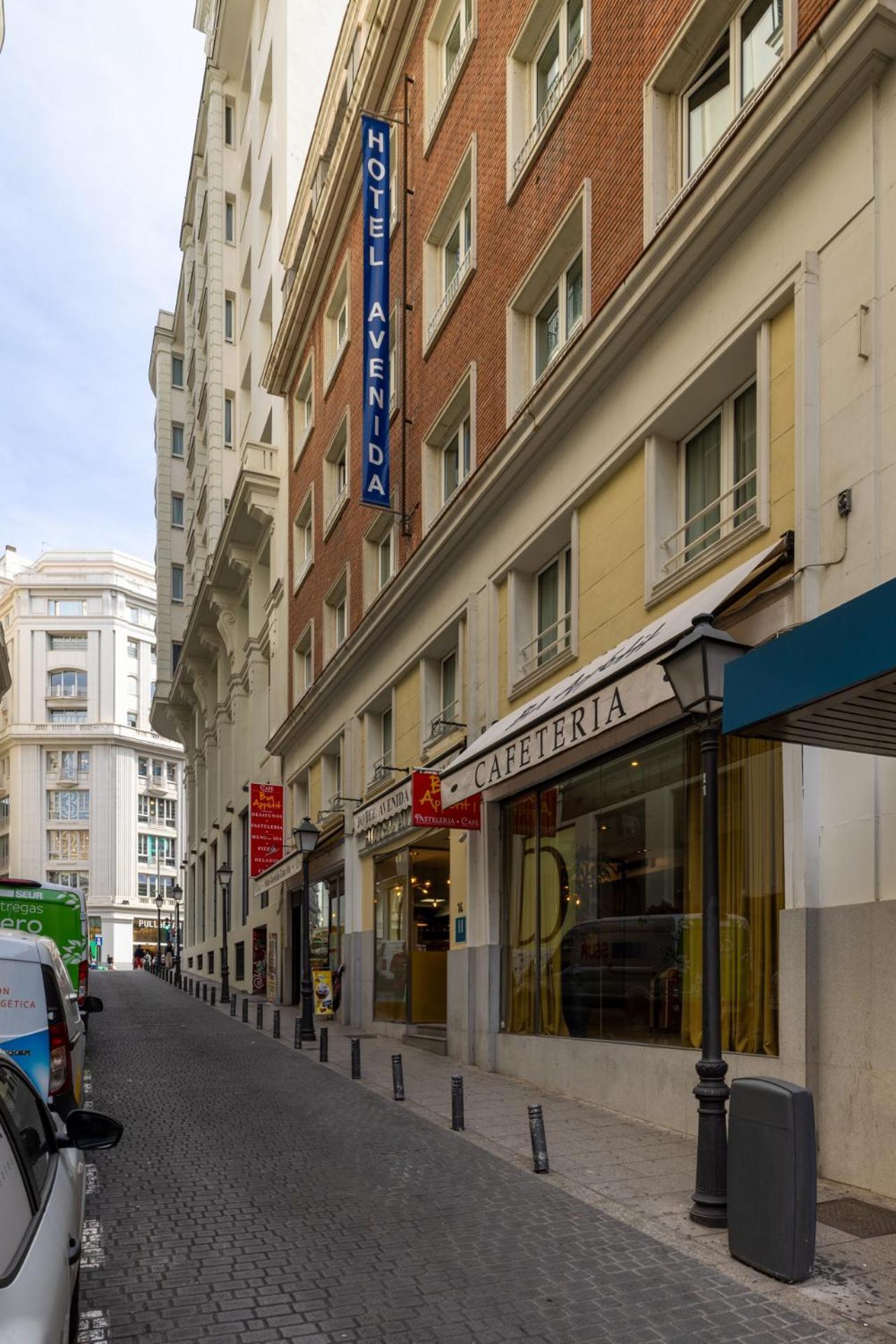 Avenida Gran Via 3* Madri