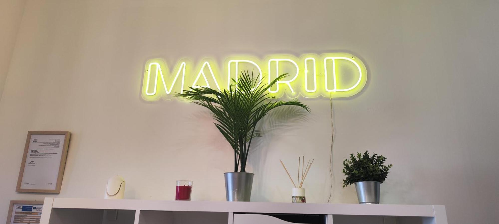 Entero Junto A Cuatro Caminos Con Licencia Del Ayto De Apartamento Madrid
