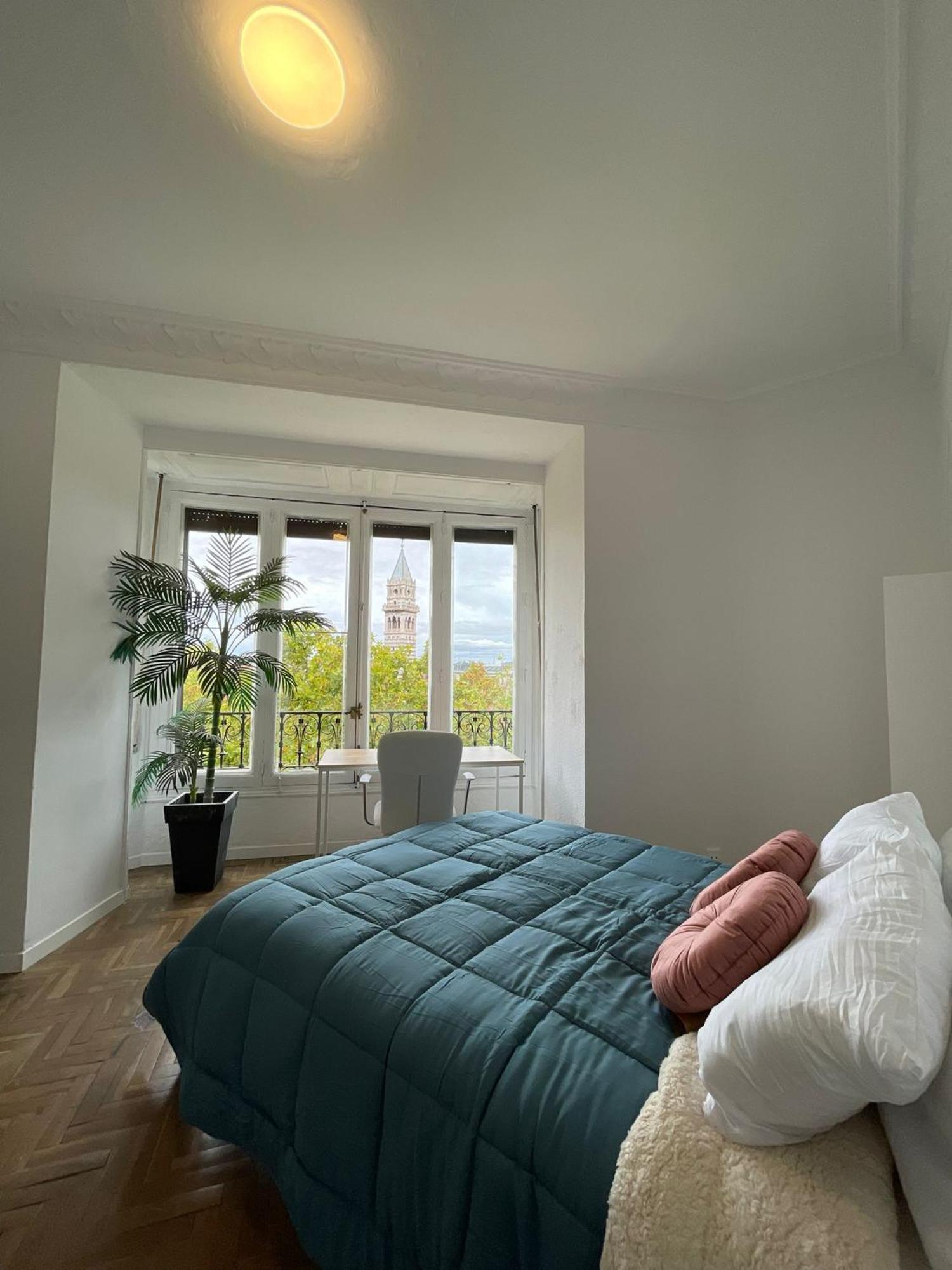First Stop- Lope De Vega's Dream Coliving Gasthof Madrid