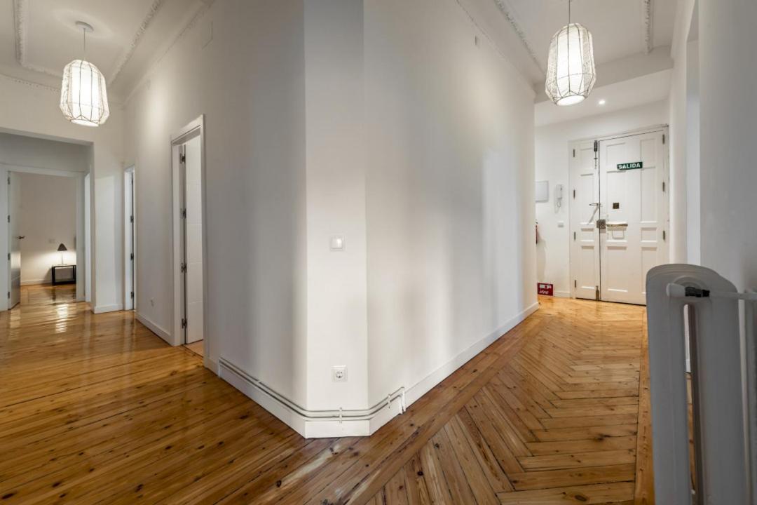 4 Bedrooms 2 Bathrooms Furnished - Salamanca - Luxurious - Mintystay Appartamento