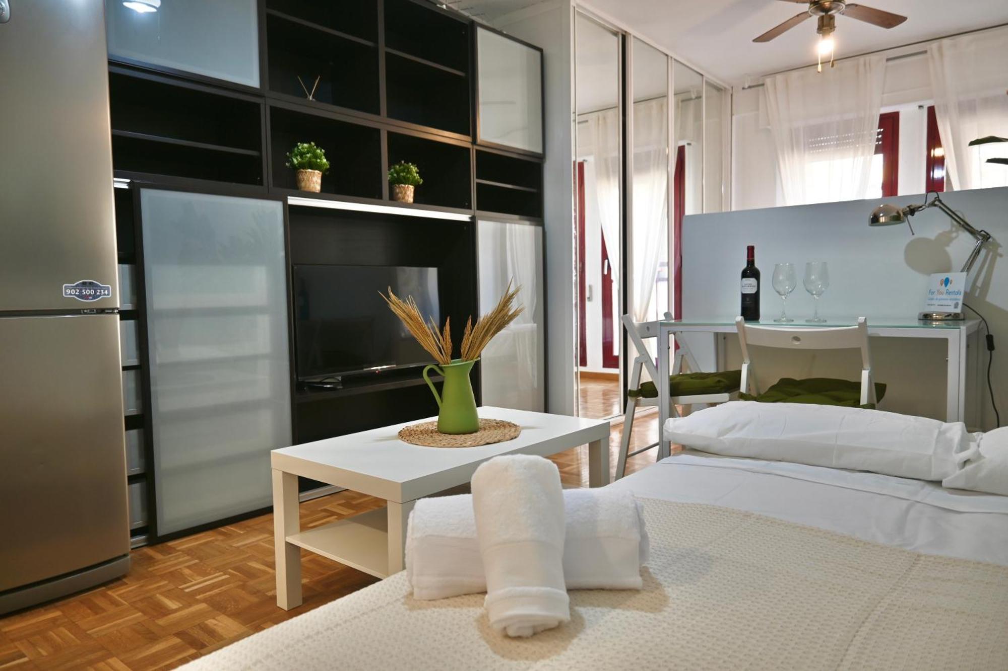 Apartment For Luminoso Y Practico Temporal En El Barrio Del Pilar Hrl5