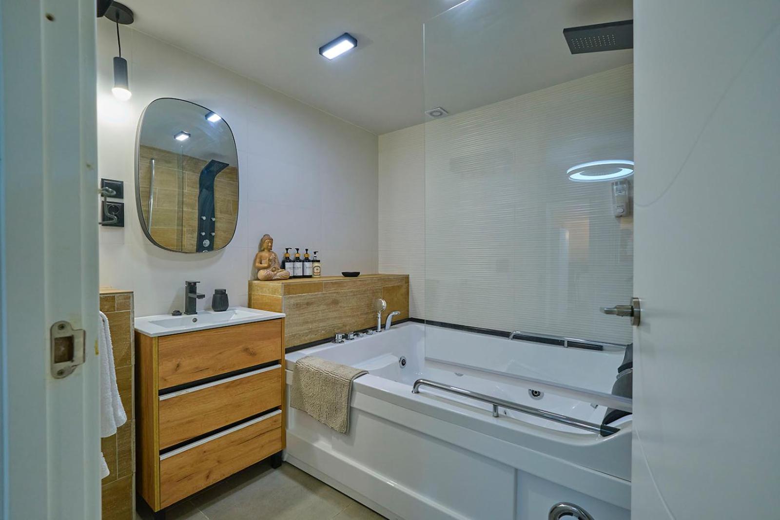 Appartamento Centricos Con Banera Jacuzzi Hidromasaje Romantico