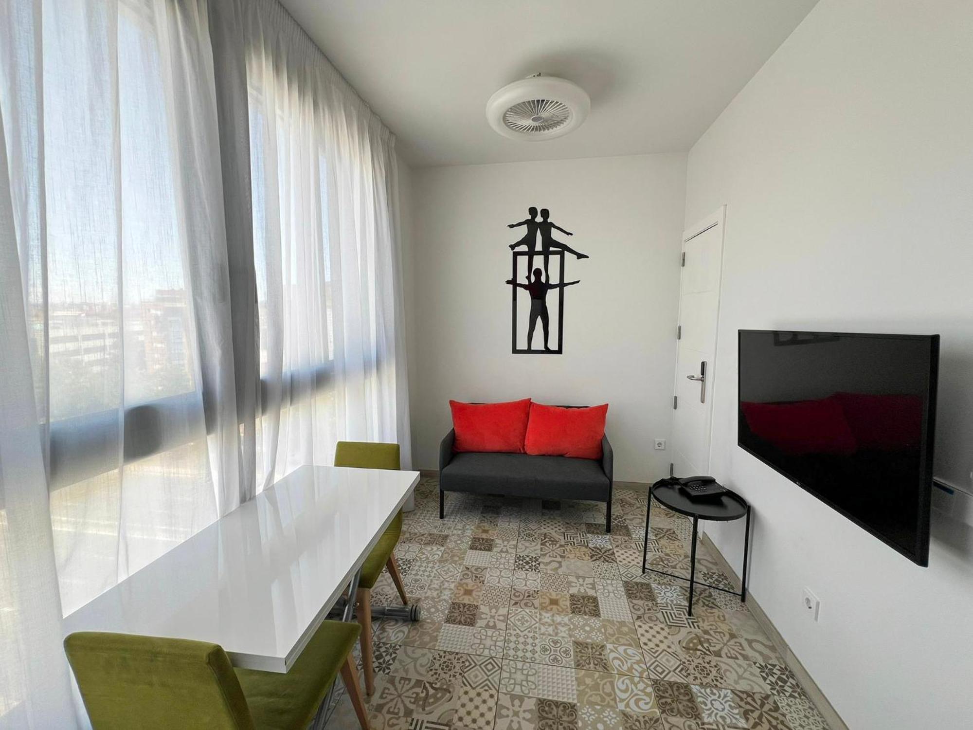 Ekilibrio & Apart-suites 4* Madrid