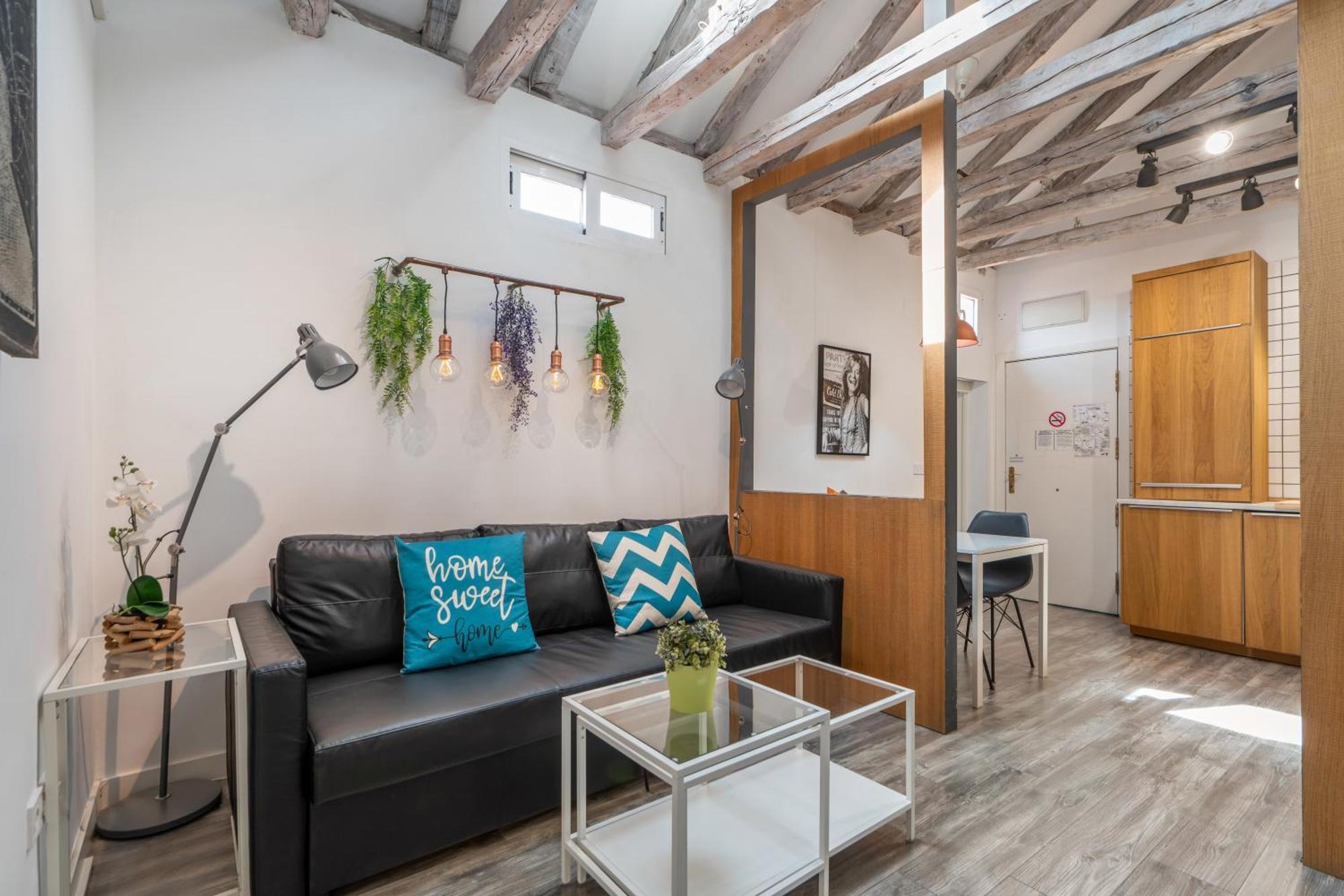 Attic 3bedrms-2baths In Heart Of Malasana Madri