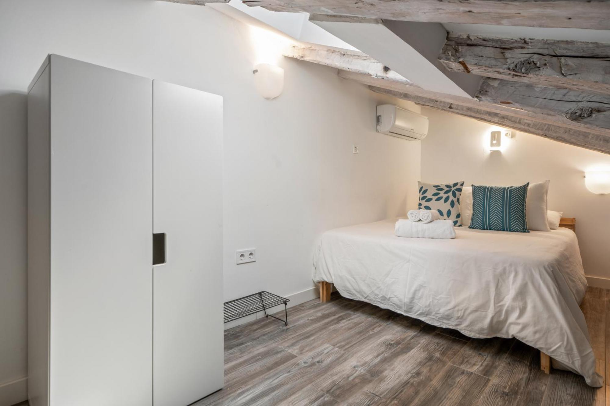 Attic 3bedrms-2baths In Heart Of Malasana Madri