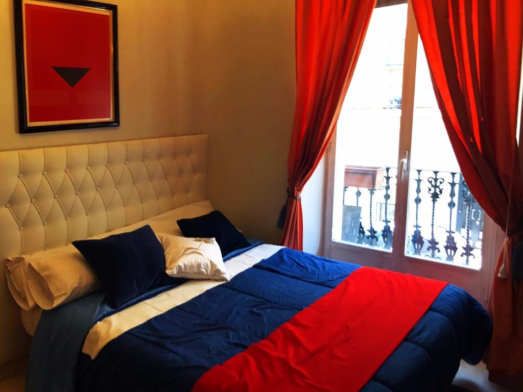 Bookingham ★apartaments & Madri