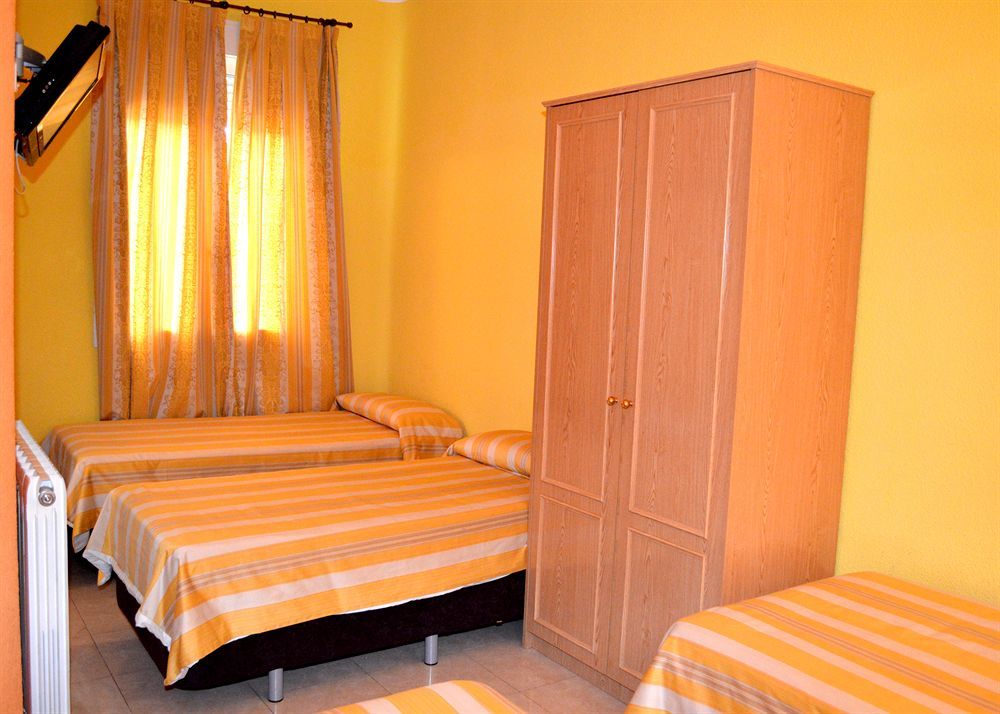 Josefina-gran Via Hostel