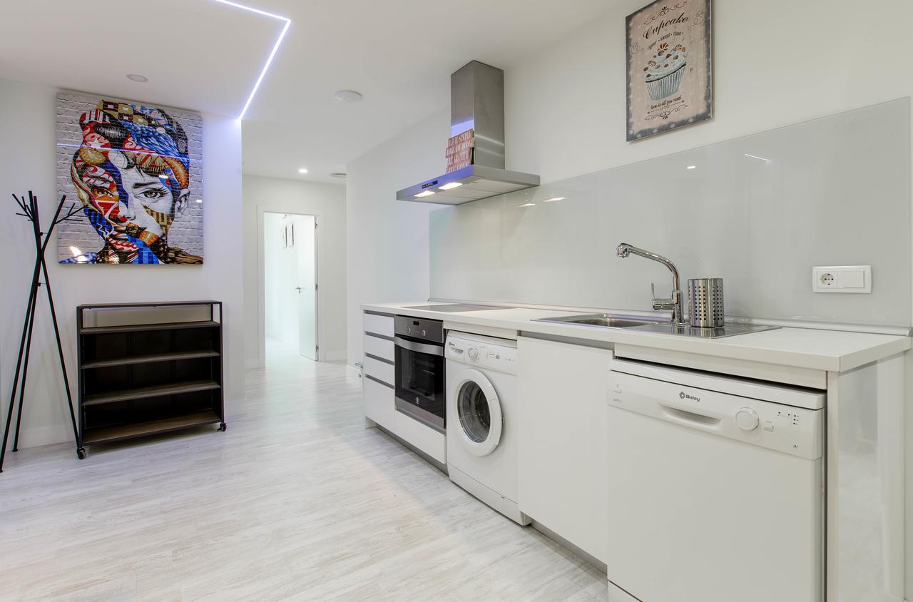 Bookinmadrid Com - Cascorro Sq 18 Pax *