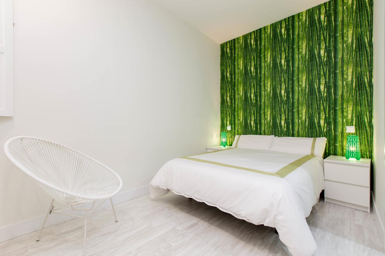 Bookinmadrid Com - Cascorro Sq 18 Pax * Madrid