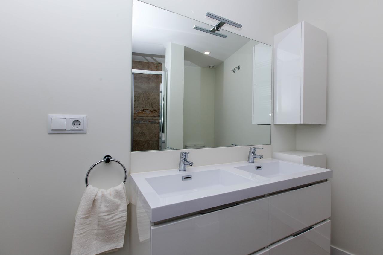 Bookinmadrid Com - Cascorro Sq 18 Pax * Madrid