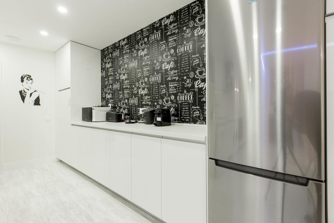 Apartment Bookinmadrid Com - Cascorro Sq 18 Pax Madrid