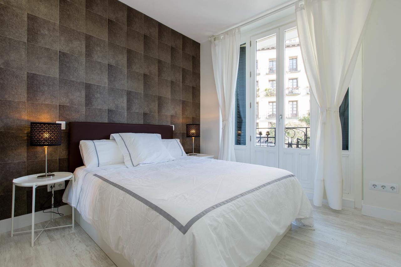 Bookinmadrid Com - Cascorro Sq 18 Pax Apartment *