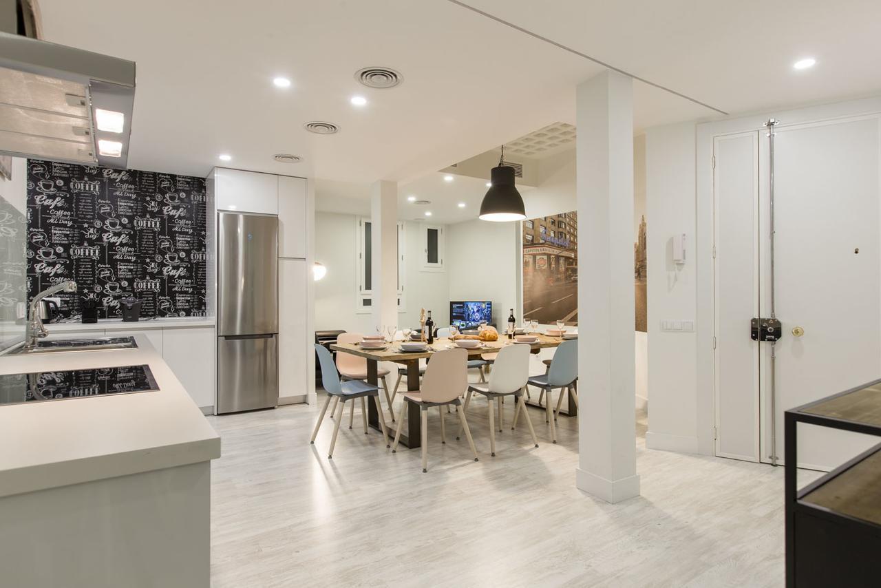 Bookinmadrid Com - Cascorro Sq 18 Pax Apartment Madrid