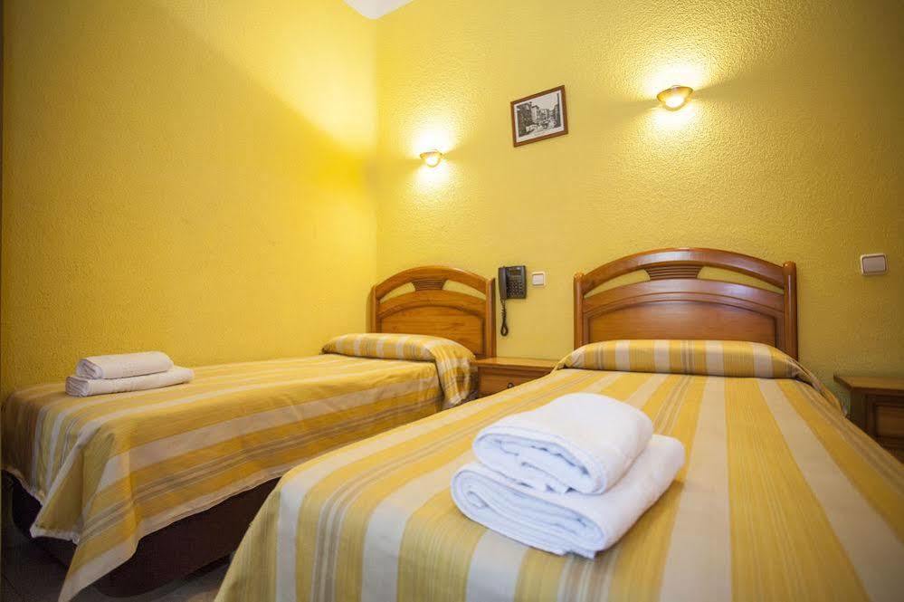 Hostel Josefina-gran Via Madrid