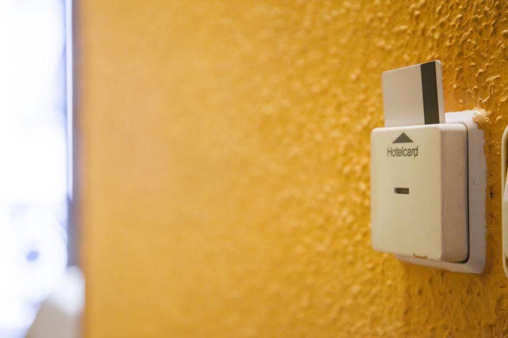 Hostel Josefina-gran Via Madrid