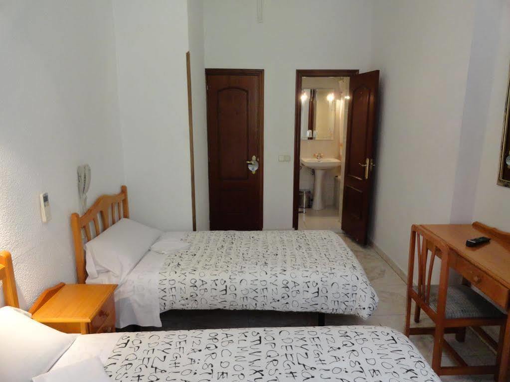 Fuencarral Kryse Hotel 2*