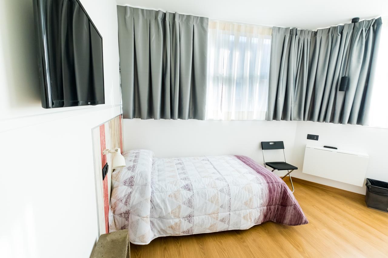 Far Bernabeu Hostel