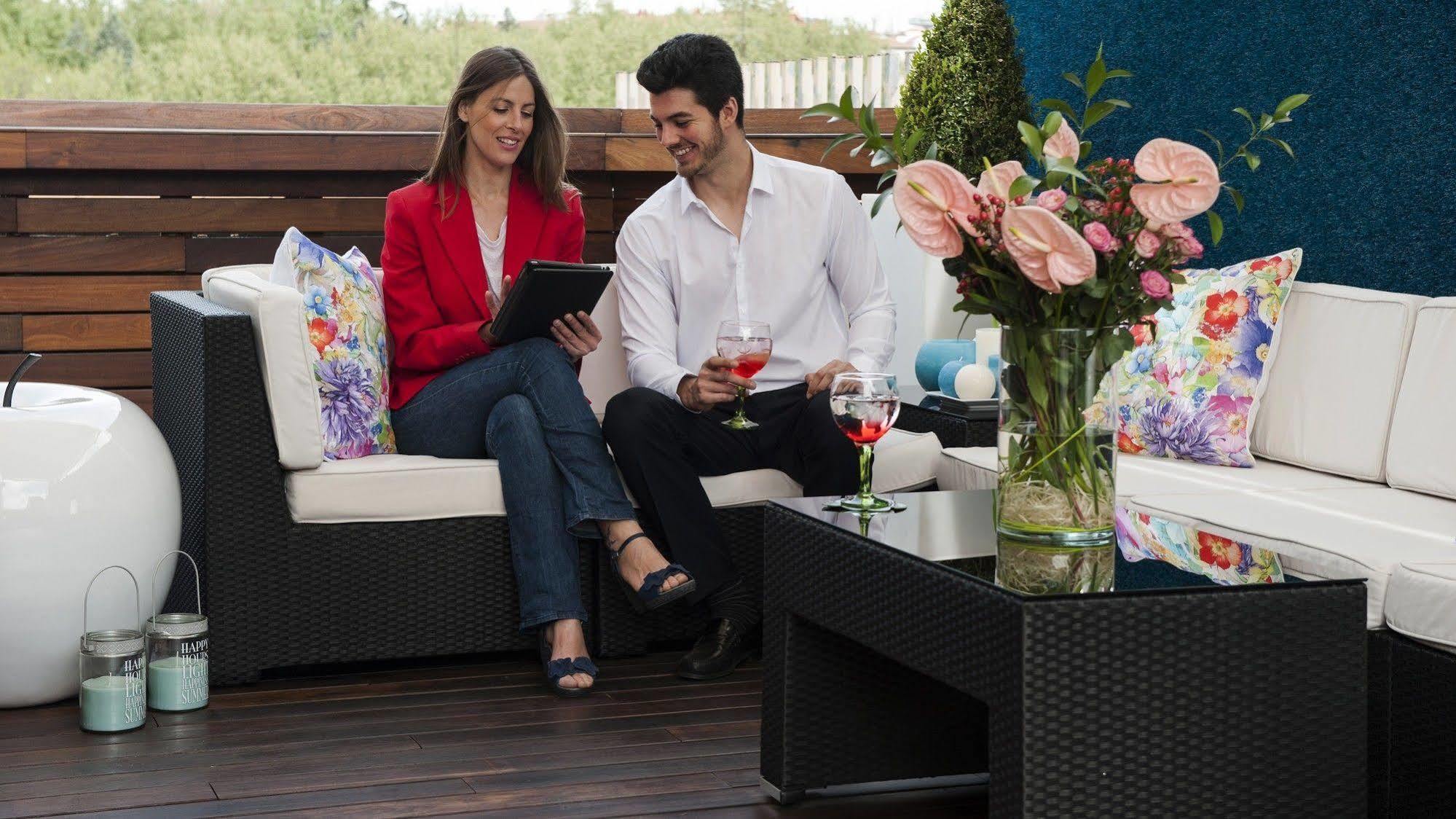 Apartosuites Jardines De Sabatini Apartahotel Madrid