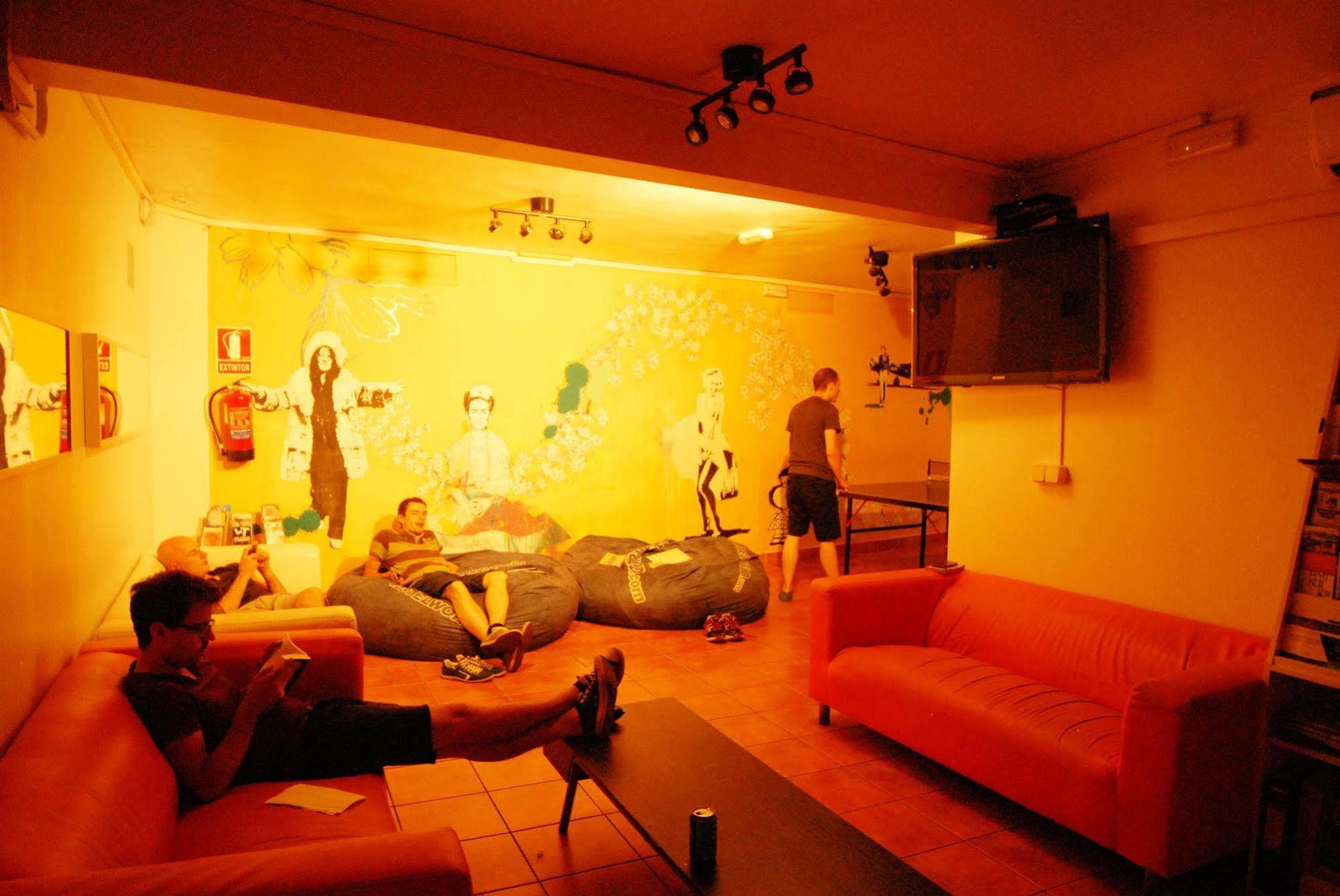 Musas Hostal *