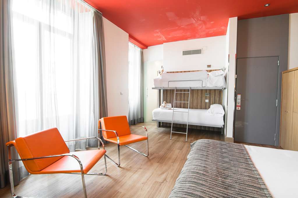 Petit Palace Plaza Del Carmen Hotel 4*