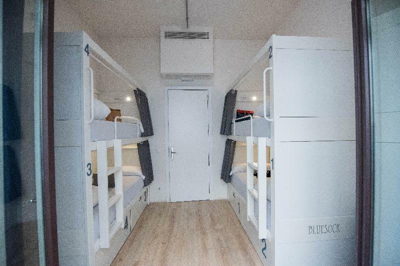 Bluesock Hostel *