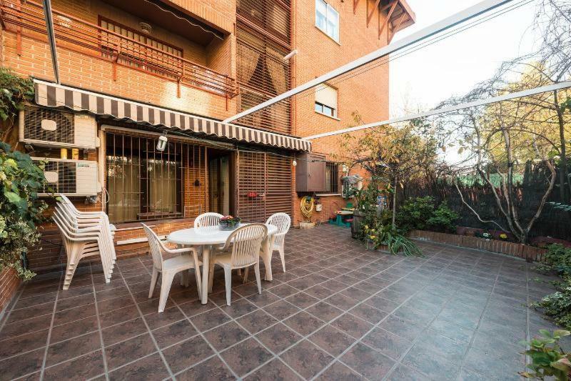 Vivienda Familiar Con Jardin Junto A Ifema Madrid