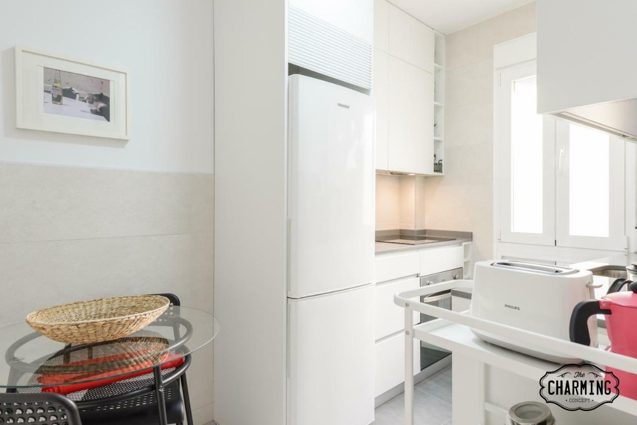 Apartment Charming Antiques Market - *