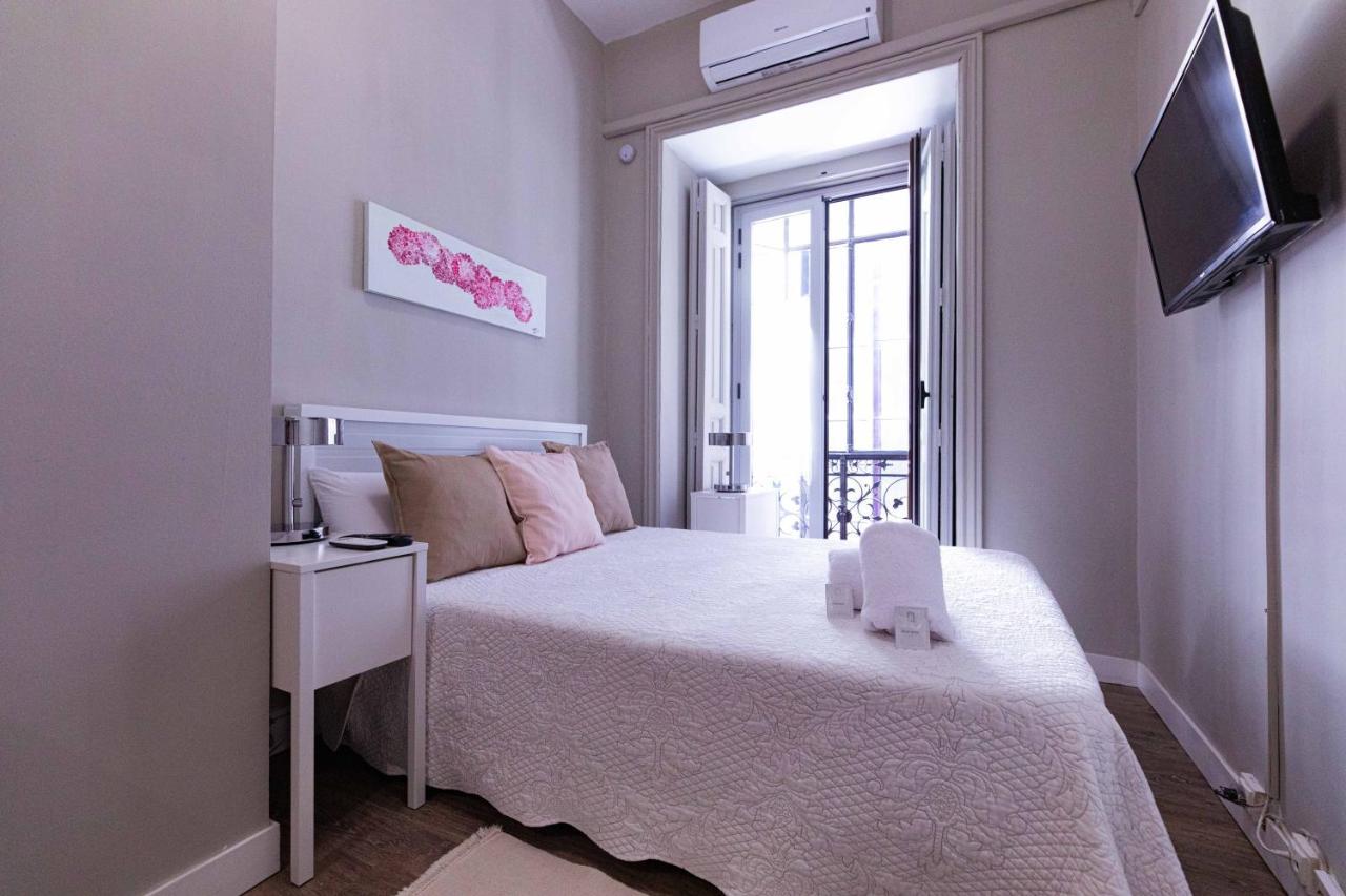 El Hostall Guest house