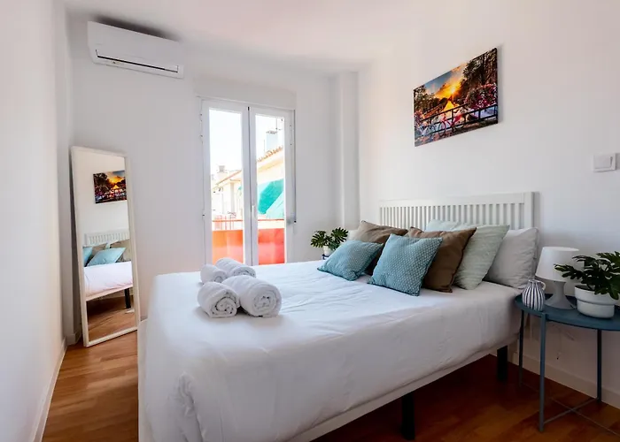 Homely 2 Bedroom Apartment In Barajas