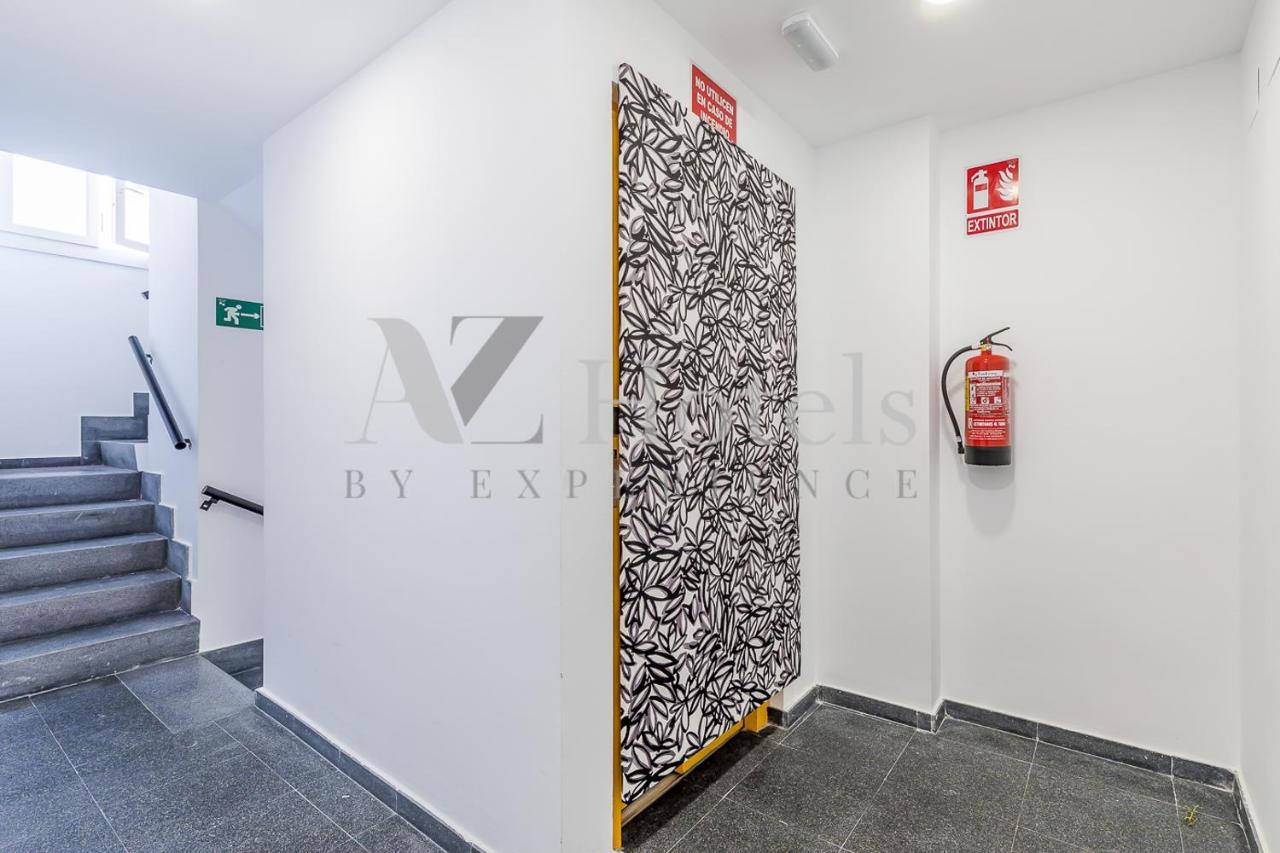 Ayz Villegas - Auto Check-in Hotel *