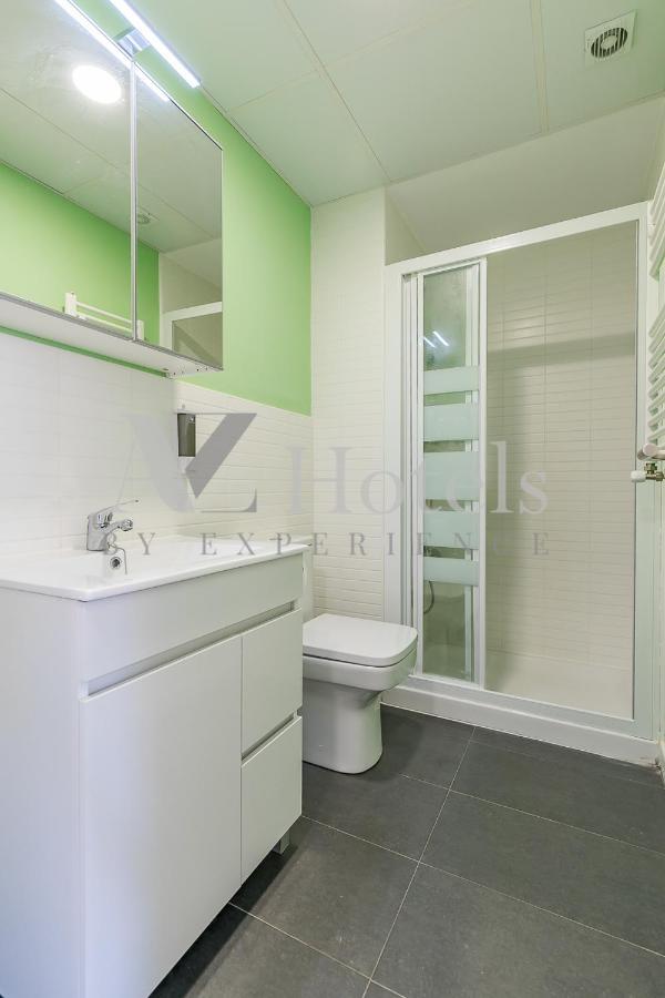 Ayz Villegas - Auto Check-in Hotel Madrid