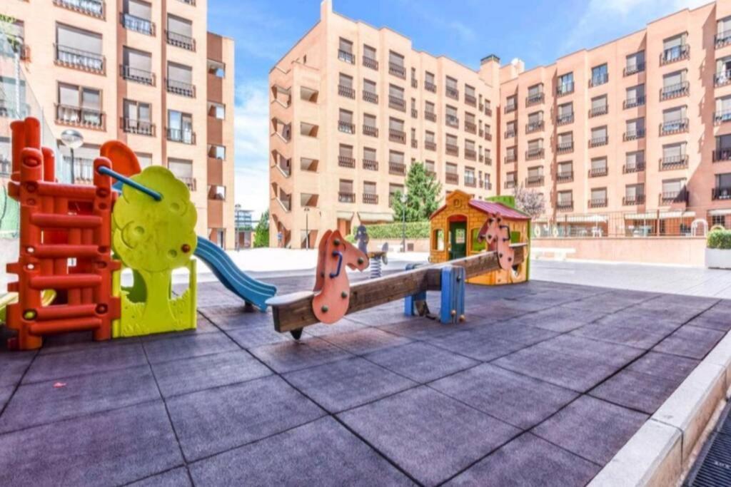 Cerca Airport, Riyadh Air, Ifema, Eisenhower, Wifi, 4 Personas Appartement *