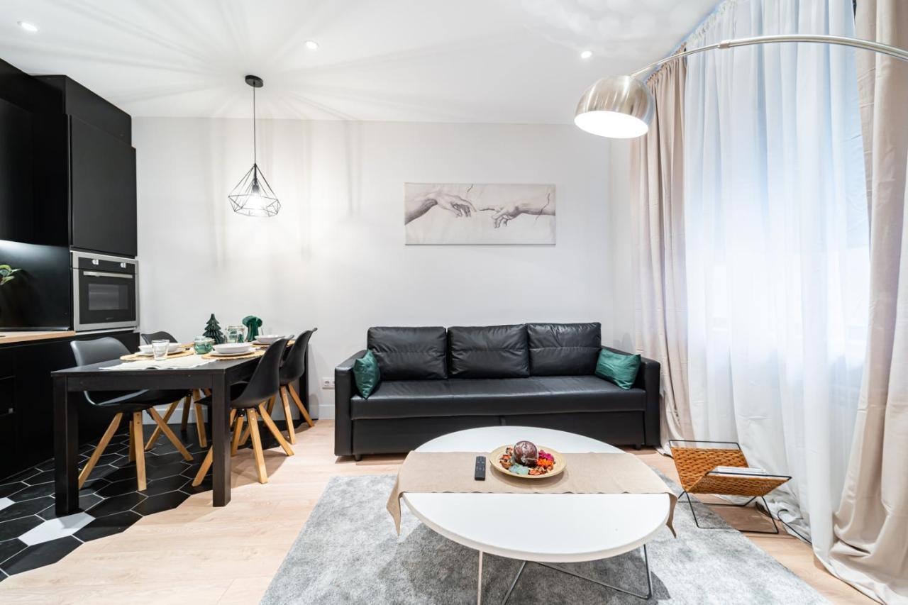 Edsam Black Appartement *